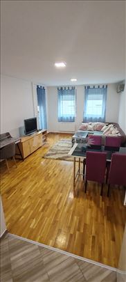 Izdajem jednosoban namesten stan na Ledina 41m2