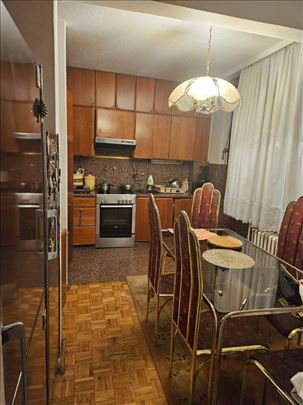 Krunska.Kralja Milutina,novija zgrada,dvosoban.