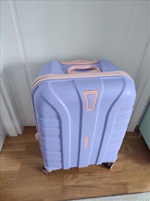 Ljubičasti kofer 60x50x30cm 