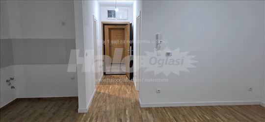 Prodajem stan Altina