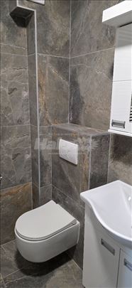 Prodajem stan na Altini