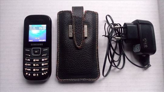 Samsung E1200 mobilni telefon porpuno ispravan otk