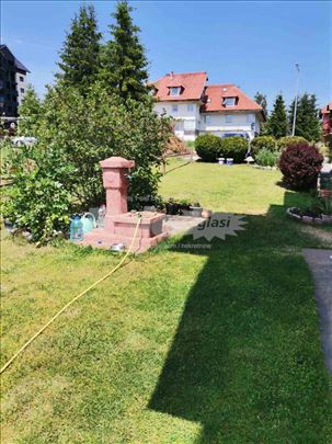 Zlatibor nameštena garsonjera u zgradi