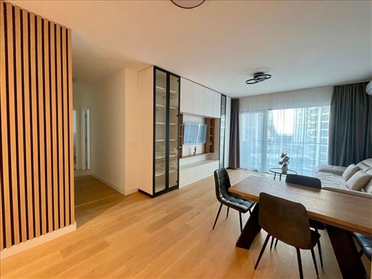 Beograd na vodi, BW Queen's Park, LUX, 3.0.Useljiv