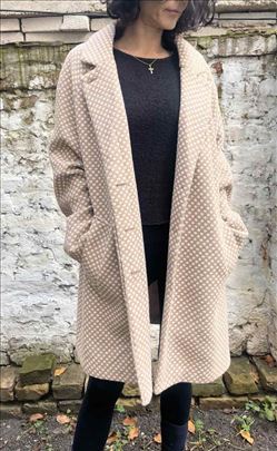 Body Flirt kaput EU 48 bež karo oversize model 