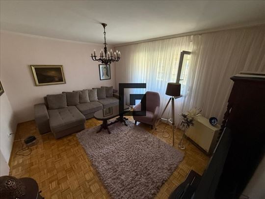 Četvorosoban stan, Zemun Polje, 100m2, garaža ID#1