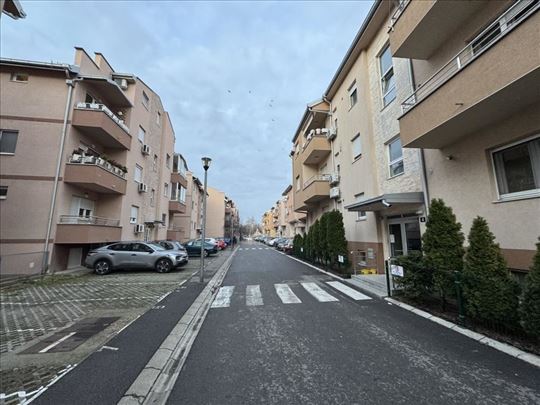 Drenova 4 – 2.5 sobe, renoviran stan, mirno naselj