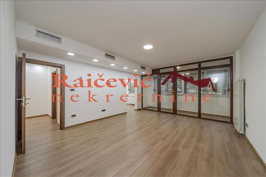 Fimski grad, Ratka Mitrovica, 2.5, 70 m2