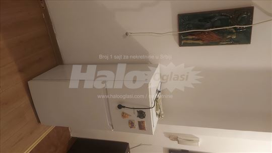 Издајем гарсоњеру 