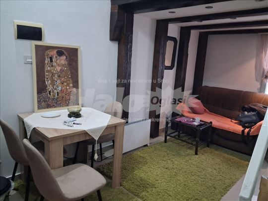 Izdajem prelepu garsonjeru na Karaburmi od 25m2