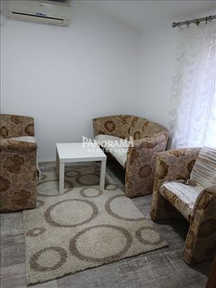 Julino Brdo - jednoiposoban stan u dvorištu od 38m