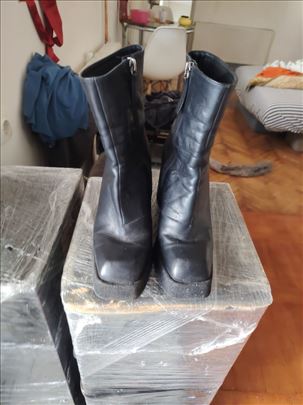 Kožne čizme na štiklu 36