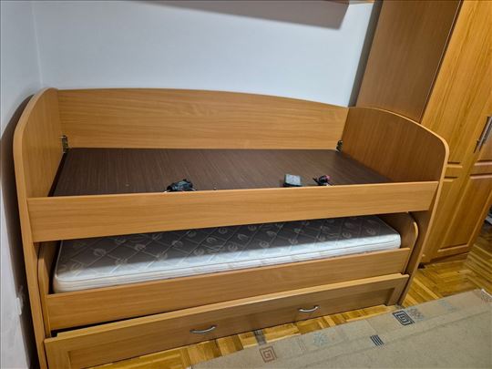 Krevet na sprat polica ormar