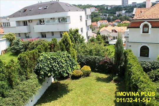 Lux kuća, 215m2, plac 1a - Dedinje