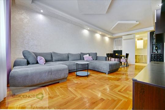 Moderan, dvosoban stan u mirnoj ulici