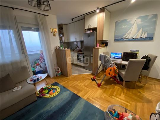 Moderan, svetao 2.0 stan, 44m², parking uključen!