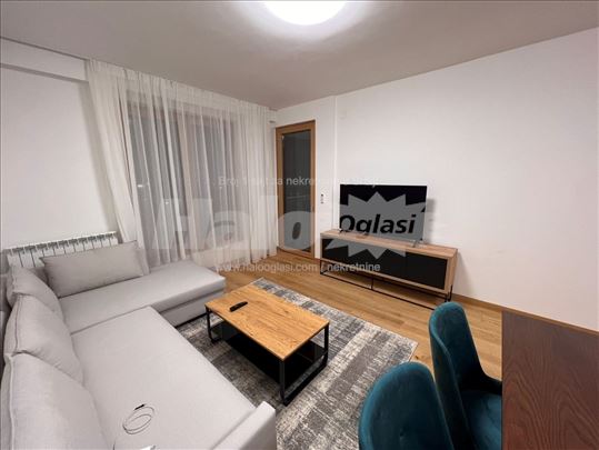 Nov, potpuno namešten stan u kompleksu Zepterra