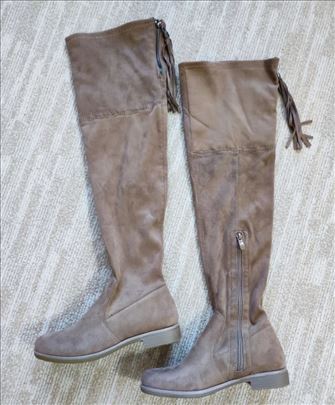 Nove čizme br 36