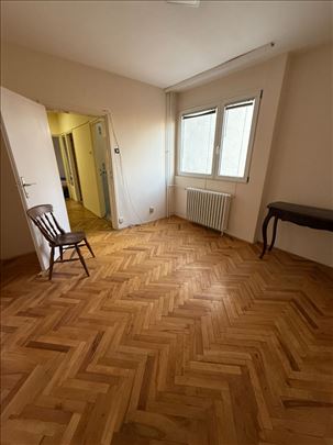 Novi Beograd, Stari Merkator, Blok 8a