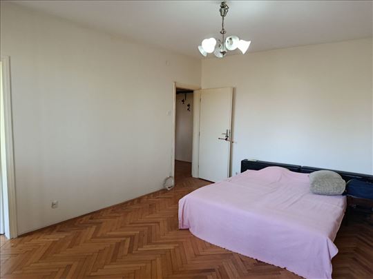 Novi Beograd, Stari Merkator, Blok 8a