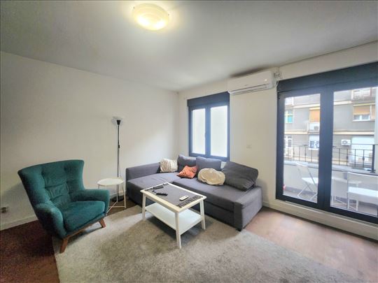 Odmah useljiv dličan stan u novoj zgradi