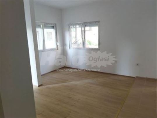 Povoljno prazan stan novogradnja