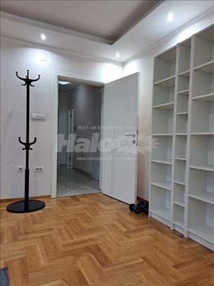 Renoviran svetao stan