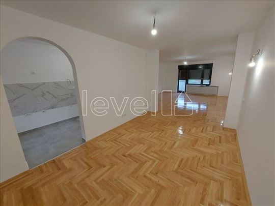 Stan,Sremska Kamenica,Sremska Kamenica,kv: 129.00,