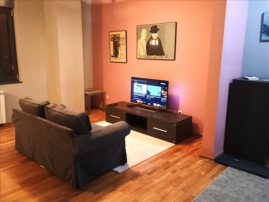 Useljiv 3.5 stan sa garažom