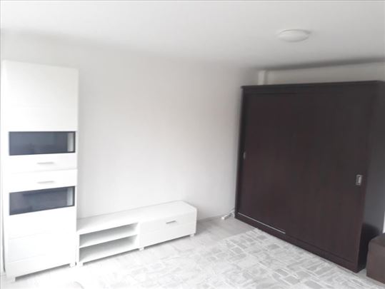 Vrh, Sve novo, Bez Provizije, Namesteno