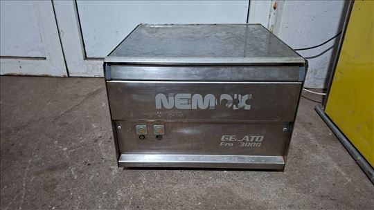 Aparat za pravljenje sladoleda 