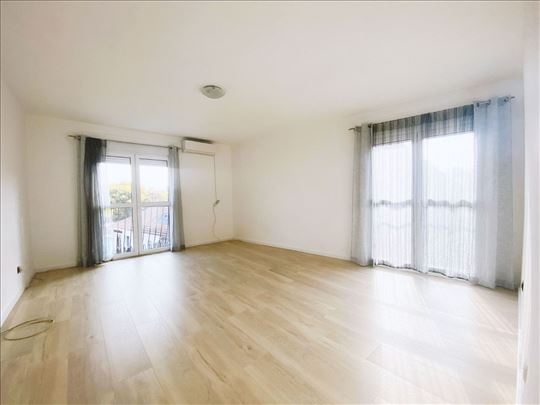 Big, Bright, Empty 3.0 Prime Location Zemun