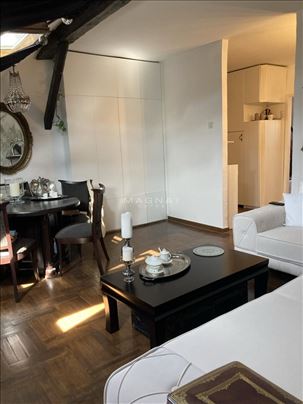 Centar  - kod spomenika Stefanu Nemanji - parking 