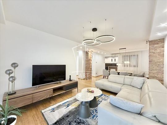 Cvetni trg , odličan 3.5 stan ID#13153