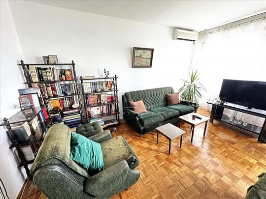 Funkcionalan, uknjižen, lep pogled ID#4261