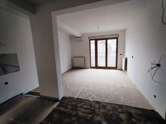Ilindenska Kluz Zvezdara 70 m2 3,0 1/3 EG