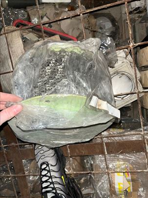 Industrijski keramicki izolator