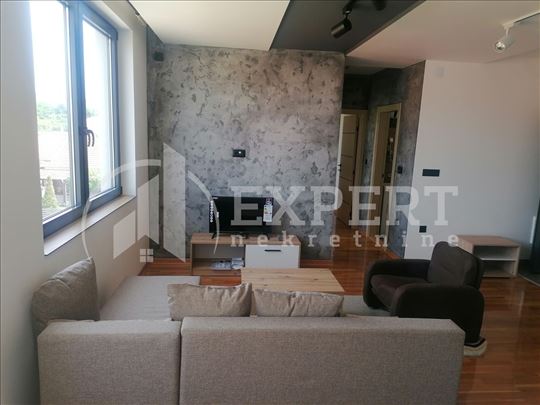 Izdaje se neuseljavan stan 50m2 na Panteleju!