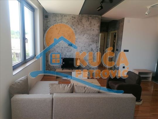 Izdaje se neuseljavan stan 50m2 na Panteleju!