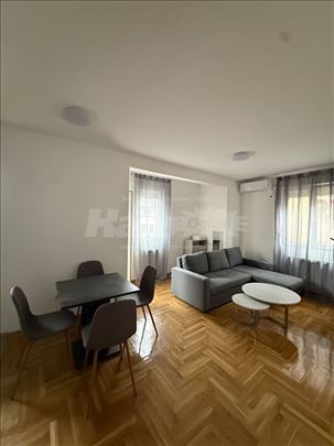 Izdajem nikad useljiv dvosoban stan 60m2 u Zemunu