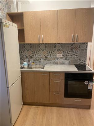 Izdajem novu garsonjeru kod Ofk stadiona