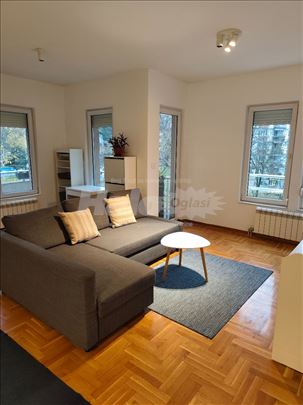 Izdajem stan odmah useljiv 