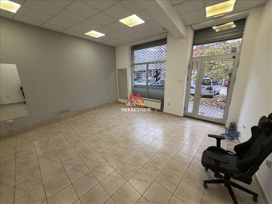 Lokal - 35m2 - Bulevar Oslobođenja