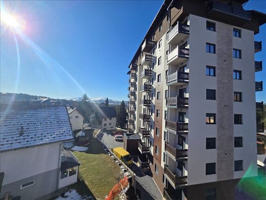 Na prodaju stan na Zlatiboru-Naselje Sloboda