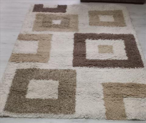 Na prodaju tri tepiha