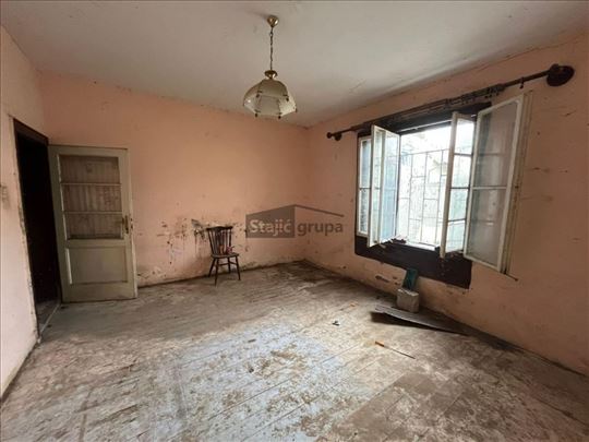 Odličan, za kompletno renoviranje