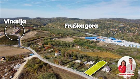 Plac sa malom vikendicom-kod nove vinarije 