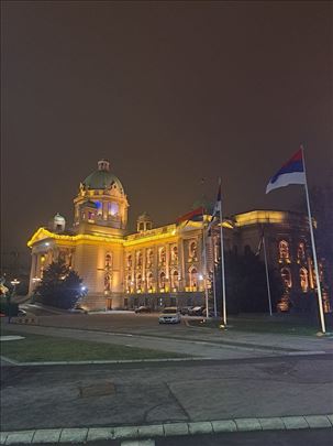 Skupština, renoviran petosoban salonac