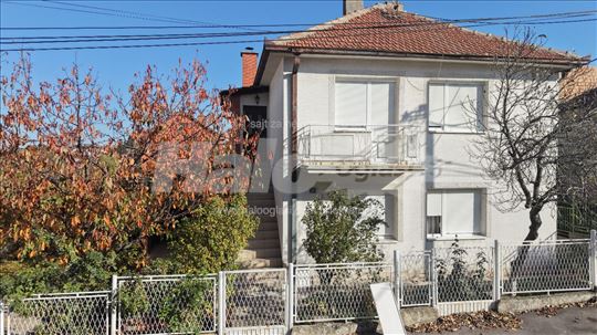 Stan u okviru porodične kuće, Kumodraž