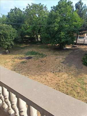 Umka, Crkvine, 350m2, 8 ari